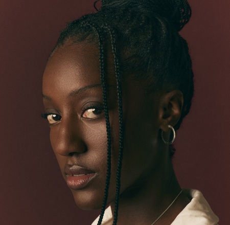 VIRGINIA BUIKA SE INCORPORA AL REPARTO PRINCIPAL DE UNA NUEVA SERIE DE COMEDIA PARA MOVISTAR PLUS+